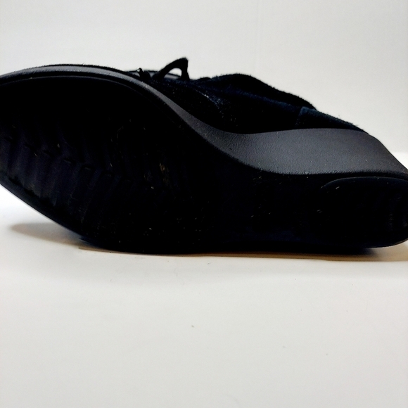 CROCS Leigh Ankle Boots Black Suede Wedge Heel Lace Booties Womens Shoe Size 6.5 - Picture 10 of 15